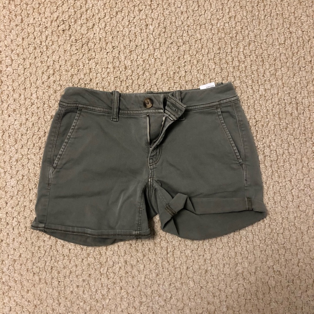 American Eagle- army green shorts